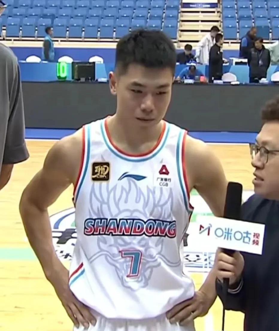 AYX体育赛事直播关于哈兰德迎来七赛季出色发挥，巴塞罗那观众热烈欢呼！的信息