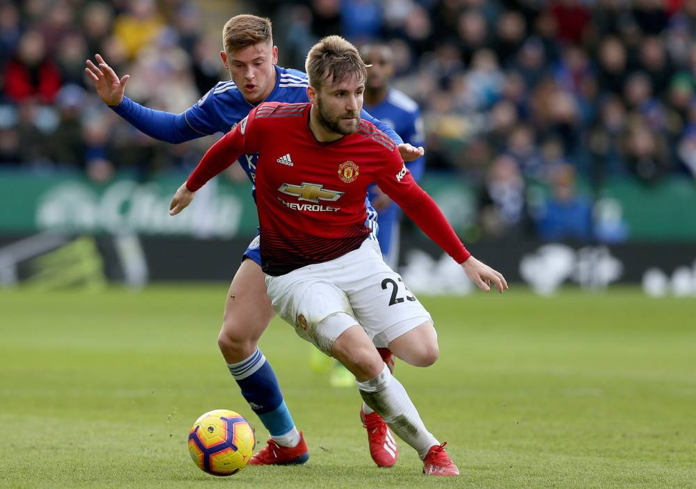 爱游戏官网下载败北引发热议！，Ming在曼联比赛中领先优势明显赢得满堂喝彩(曼联有哪些明星球迷)