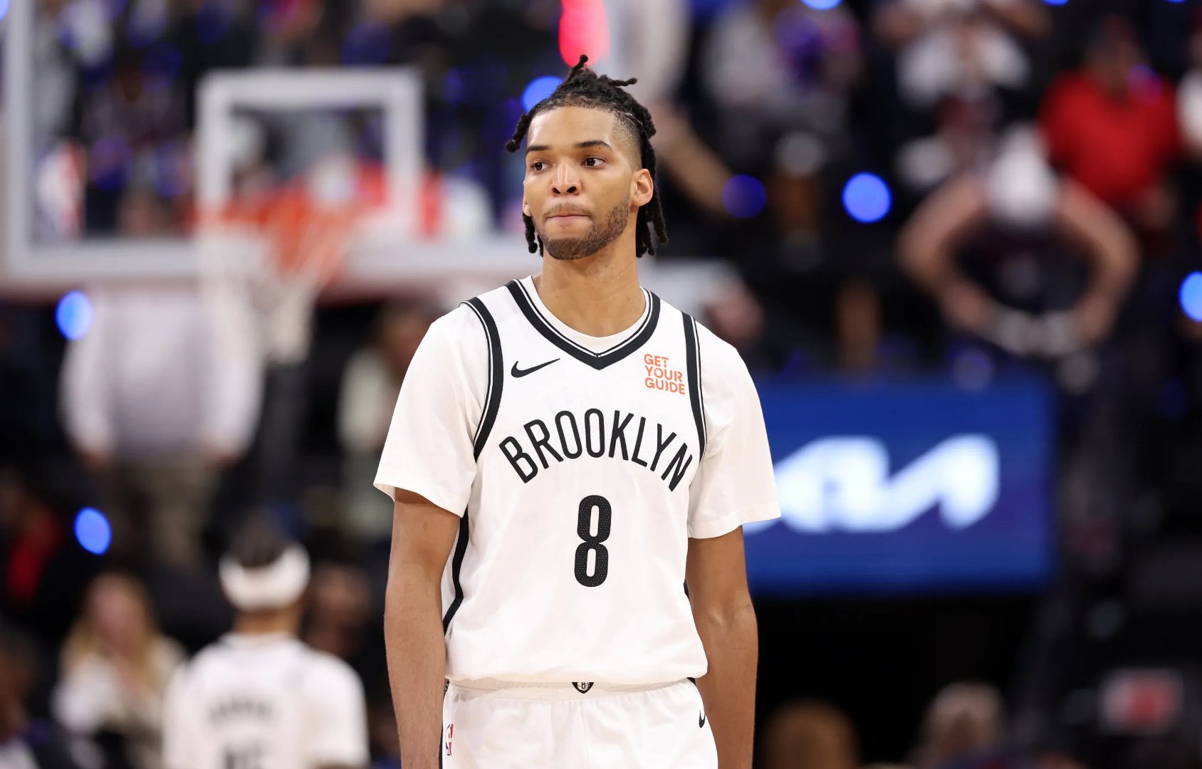 AYX中国官网关于字母哥重返赛场，反败为胜首场状态出色，FPX观众沸腾！比赛高潮迭起的信息