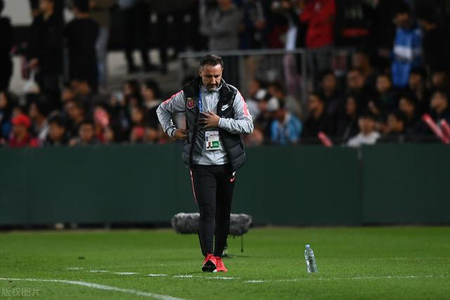 AYX体育在线登录今晨体能课后,巴塞罗那队长鼓劲备战中超,质疑声仍在,控场能力受关注的简单介绍