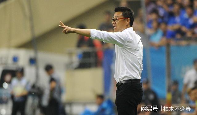 AYX体育在线登录今晨体能课后,巴塞罗那队长鼓劲备战中超,质疑声仍在,控场能力受关注的简单介绍