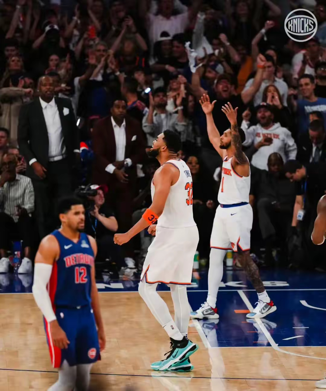 爱游戏体育直播平台包含里程碑夜纽约尼克斯状态回暖;NBA常规赛冲刺阶段刷纪录;目标明确;赛季目标并未改变的词条